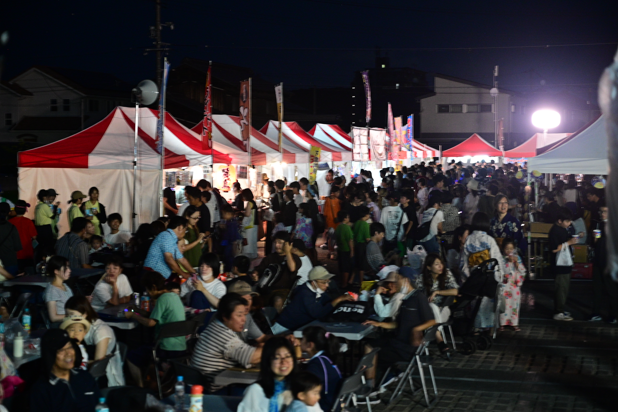 会場には多くの来場者