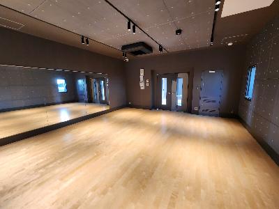 南棟屋内交流施設（スタジオIgunityはやしま）